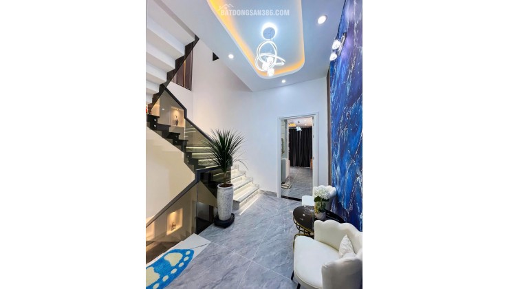 Thanh toán 400 triệu có ngay căn nhà 3 tầng ngay Đinh Đức Thiện