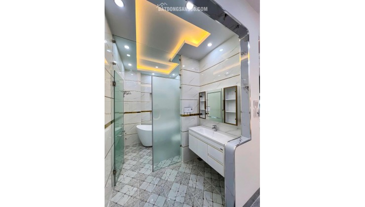 Thanh toán 400 triệu có ngay căn nhà 3 tầng ngay Đinh Đức Thiện