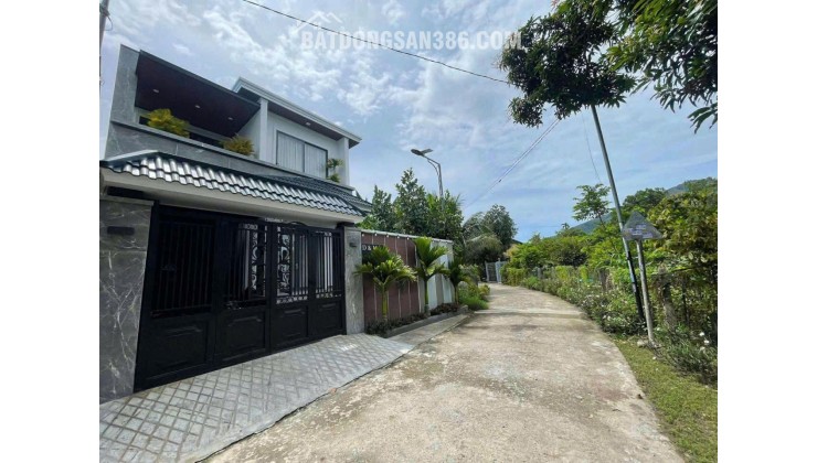 cần bán lô đất Diên an-Diên khánh- Nha Trang Dt:254m có thổ ngang 5m nở hậu 7,6m Đường bê tông 6m thông ra Đại Lộ Võ Nguyên Giap-Bà Đề -Đất phố- và