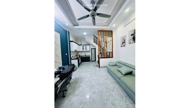 BÁN NHÀ HÀO NAM MẶT NGÕ KINH DOANH Ô TÔ - NHÀ 30M 5 TẦNG - SỔ ĐỎ NỞ NẬU THÔNG TIN CHUẨN