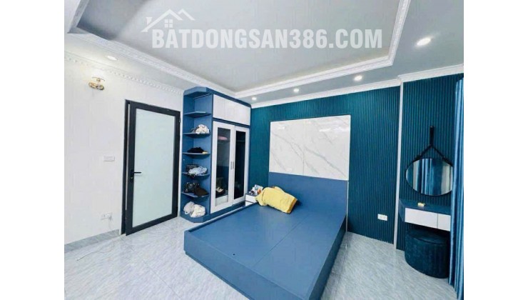 BÁN NHÀ HÀO NAM MẶT NGÕ KINH DOANH Ô TÔ - NHÀ 30M 5 TẦNG - SỔ ĐỎ NỞ NẬU THÔNG TIN CHUẨN