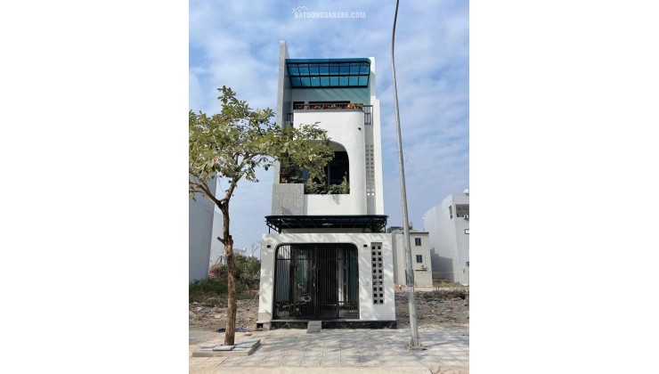 Thanh toán 400 triệu có ngay nhà 1 trệt 2 lầu tại KCN Cầu Tràm