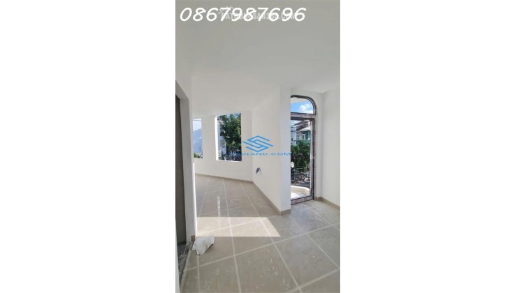 Bán Căn Góc 2 Mặt Tiền Trung Tâm Nha Trang – Nhà 4 Tầng + Tum – Giá 8 Tỷ