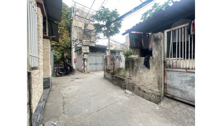 Bán đất Ngọc Thuỵ 42m lô góc oto vào chỉ 5 tỷ1. LH 0936123469