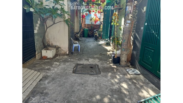 Giá cực hời! Bán nhà hẻm Lê Đình Thám Tân Phú 50m2, sổ hồng. Chỉ 4.7 tỷ. Gọi ngay!