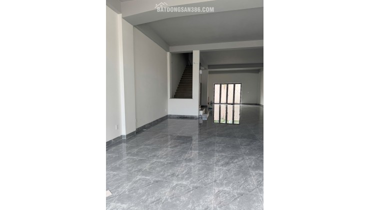 Cho thuê Nhà mặt tiền Phạn Văn Đồng, ngay Gigamall. DT 7.4x29. Giá 55tr/tháng TL