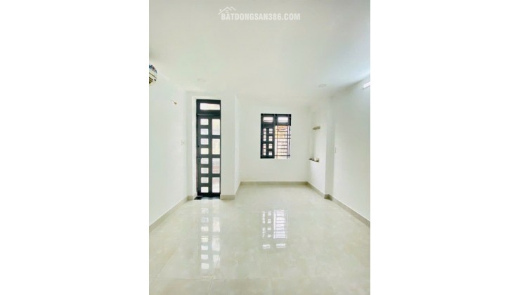 BÁN NHÀ QUẬN 1 – NGUYỄN VĂN CỪ – KHẲNG ĐỊNH ĐẲNG CẤP SỐNG TRUNG TÂM Trệt 3 lầu – 3PN – 4WC riêng từng phòng