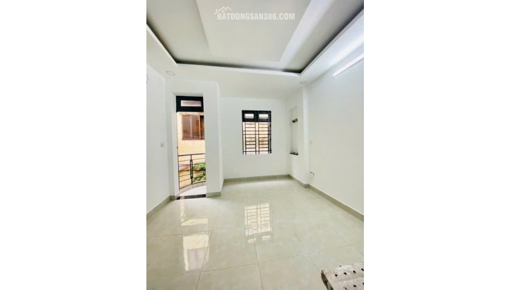 BÁN NHÀ QUẬN 1 – NGUYỄN VĂN CỪ – KHẲNG ĐỊNH ĐẲNG CẤP SỐNG TRUNG TÂM Trệt 3 lầu – 3PN – 4WC riêng từng phòng