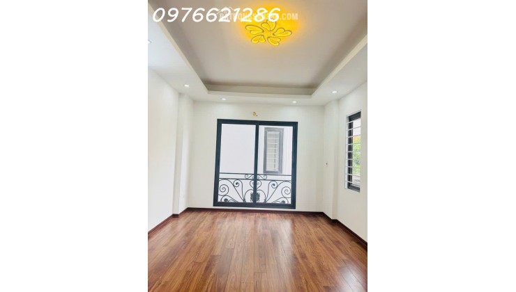  BÁN NHÀ LÔ GÓC SIÊU ĐẸP VIỆT HƯNG – 32M², MT 4M – GẦN PHỐ, Ô TÔ TRÁNH, KINH DOANH ĐỈNH – GIÁ 6X TỶ