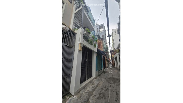 Quận 3 - CMT8- 3 tầng - Hẻm 3M - Giá 4.8 Tỷ