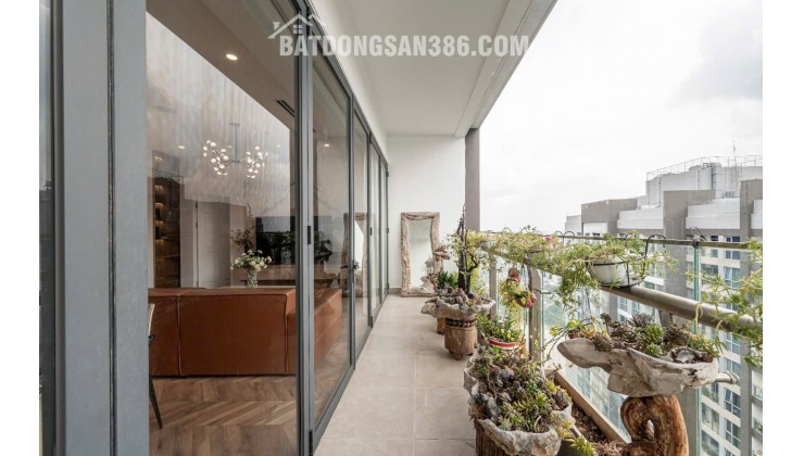 CĂN HỘ PENTHOUSE VINHOME CENTRAL PARK BÌNH THẠNH 166M2 GIÁ 25,5 TỶ, SỔ ĐỎ, TIỆN NGHI ĐẦY ĐỦ, VỊ TRÍ VÀNG THUẬN TIỆN