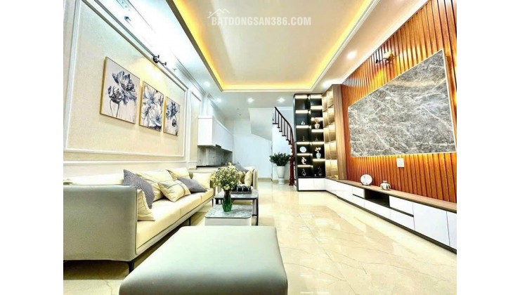 Hơn 8 Tỷ- Nhà Phố Võ Chí Công/ Xuân La- Xây mới- Dt 35m2, 5 tầng- Đối Diện Lotte Mall- Gần Bãi Ô Tô