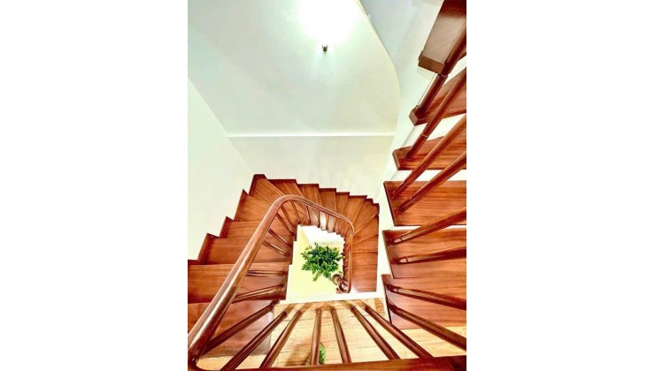 Hơn 8 Tỷ- Nhà Phố Võ Chí Công/ Xuân La- Xây mới- Dt 35m2, 5 tầng- Đối Diện Lotte Mall- Gần Bãi Ô Tô