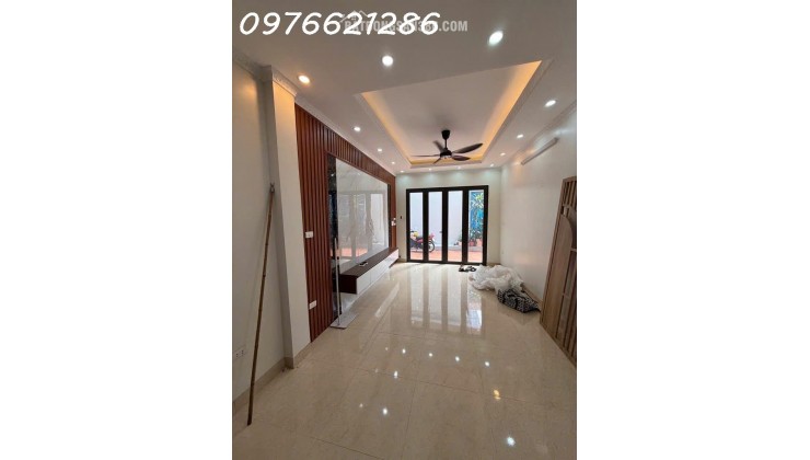 Bán NHÀ ĐẸP HIẾM CÓ Đức Giang – 32,m² – MT 3,5m – FULL NỘI THẤT – NGÕ THÔNG SÁNG – GIÁ CHỈ 6x TỶ