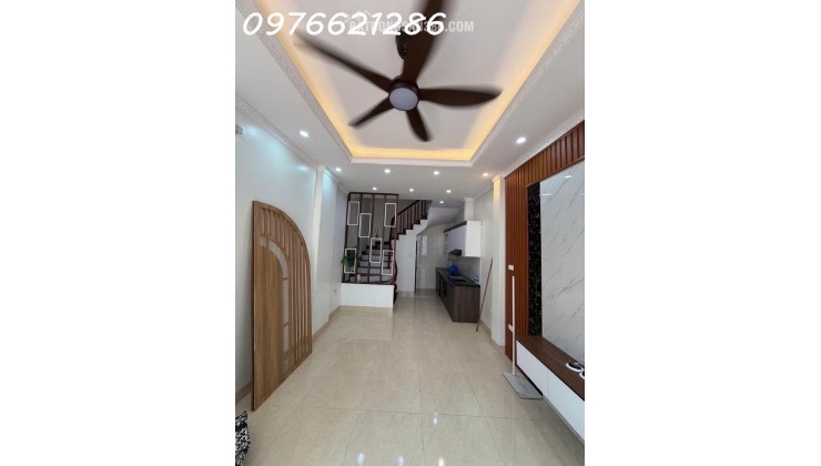 Bán NHÀ ĐẸP HIẾM CÓ Đức Giang – 32,m² – MT 3,5m – FULL NỘI THẤT – NGÕ THÔNG SÁNG – GIÁ CHỈ 6x TỶ