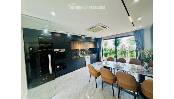 Nhà 5 tầng Ngọc Lâm Long Biên, full nội thất, ô tô đỗ cửa, gần Mipec, công viên, giá chỉ 10.4 tỷ