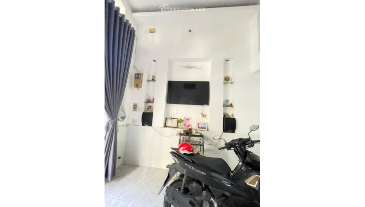 Bán nhà hxh Phan Huy Ích mới đẹp gần Emart Tân Bình, 2 lầu, 3PN, giá tốt