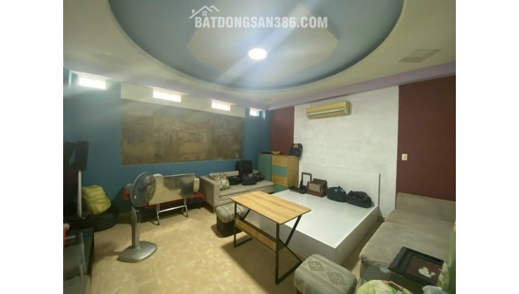 Bán nhà mặt tiền Nguyễn Minh Hoàng, phường 12, quận Tân Bình, khu K300