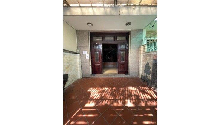 Nhà đẹp giá đầu tư.
CC bán nhà mặt tiền Lê Hồng Phong, Nam Nha trang.