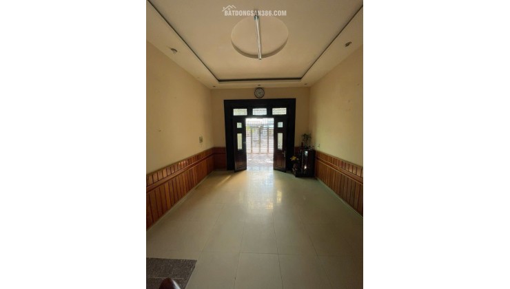 Nhà đẹp giá đầu tư.
CC bán nhà mặt tiền Lê Hồng Phong, Nam Nha trang.