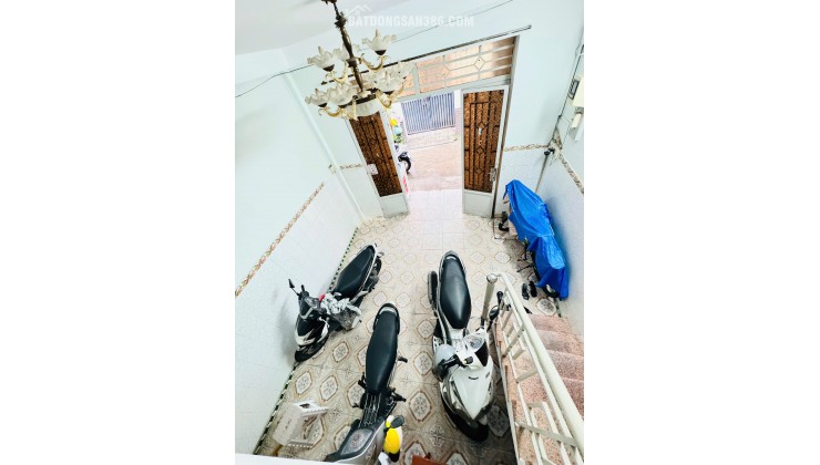 HÀNG HIẾM DÒNG TIỀN GẦN 20TR/TH GIÁ CHỈ NHỈNH 4 TỶ ĐẦU TƯ HAY Ở ĐỀU TUYỆT VỜI! LH:0989904477-0778182228