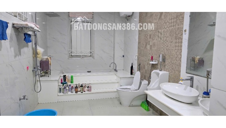 CHO THUÊ VĂN PHÒNG – NHÀ XƯỞNG THỜI TRANG KHÉP KÍN