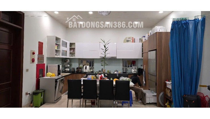 CHO THUÊ VĂN PHÒNG – NHÀ XƯỞNG THỜI TRANG KHÉP KÍN