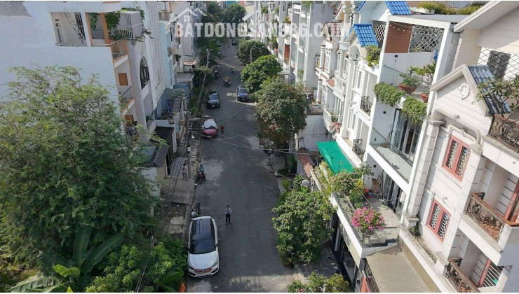 ĐẤT TRỐNG KDC PHÚ THUẬN NAM KẾ BÊN PHÚ MỸ HƯNG VÀI PHÚT ĐI XE 2 LÔ LIỀN KỀ Phù Hợp  LÀM BIỆT THỰ