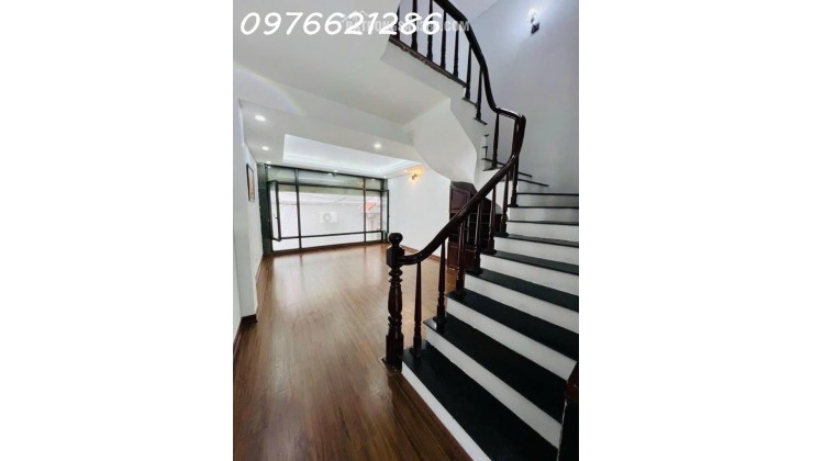  Bán nhà siêu đẹp-Ngô Gia Tự 36m² – MT 4m – Gara ô tô – 2 thoáng – Kinh doanh văn phòng- của hàng-Gần công viên Long Biên – BV Đức Giang – Giá 10,x