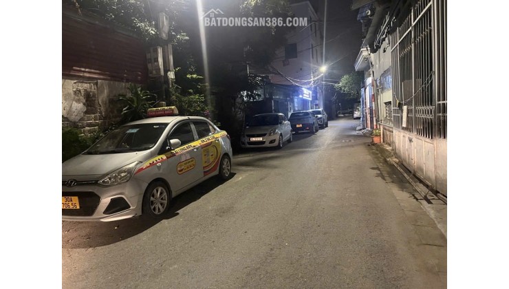 Bán nhà cấp 4 Đức Giang, Mặt ngõ ô tô thông, Sân rộng để được ô tô . tiện ích ngập tràn. Gía chỉ 10x tỷ ( có tl )