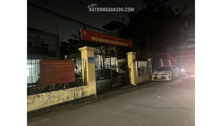 Bán nhà cấp 4 Đức Giang, Mặt ngõ ô tô thông, Sân rộng để được ô tô . tiện ích ngập tràn. Gía chỉ 10x tỷ ( có tl )