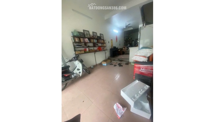 Bán nhà phân lô Ngọc Thụy – Long Biên. Diện tích 55m², 4 tầng, mặt tiền 4m, ô tô tránh, có ô chờ thang máy, giá 15.x tỷ.