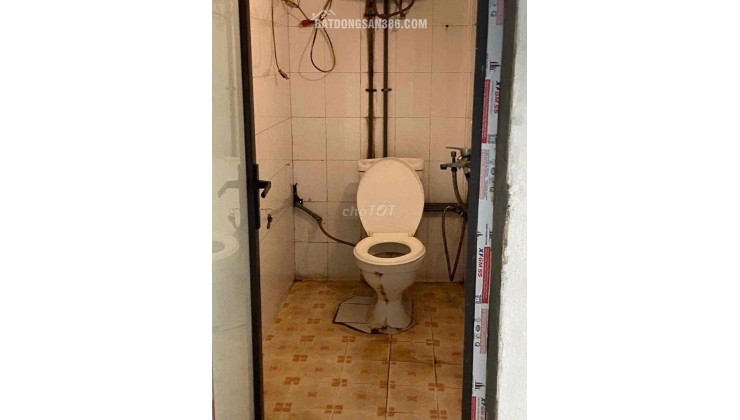 Cho thuê nhà cấp 4 30m2 đường nước Phần Lan, Phường Tứ Liên, Quận Tây Hồ, Hà Nội