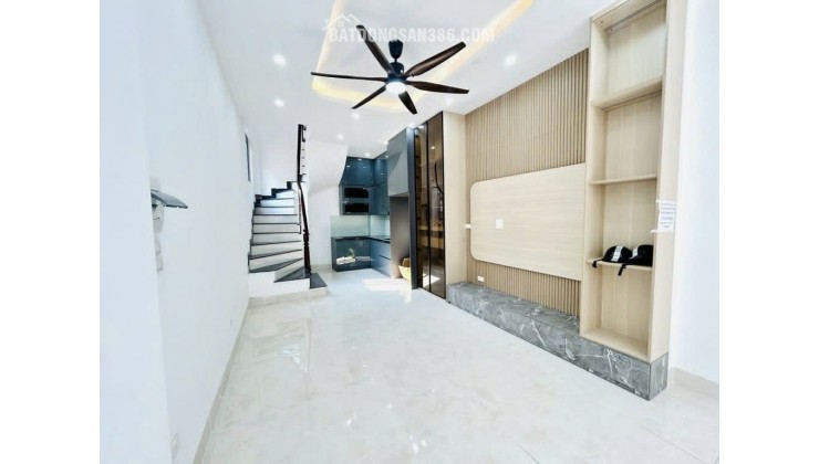  BÁN NHÀ HOÀNG MAI- LÔ GÓC - Ô TÔ - KINH DOANH THÔNG TỨ PHÍA  : 37M* 5 TẦNG * 8.95 tỷ ( Thương lượng)