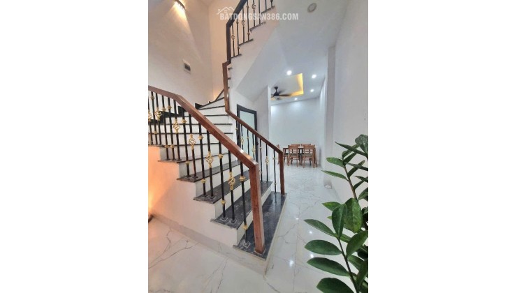 BÁN NHÀ KIM  GIANG -HOÀNG ĐẠO THÀNH MỚI TINH 37M *4 tẦNG  *8.5 TỶ ,  4 ngủ đủ  công năng,  full nội thất chỉ việc xách balo về ở