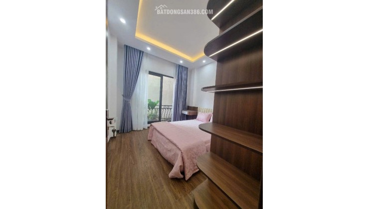 BÁN NHÀ KIM  GIANG -HOÀNG ĐẠO THÀNH MỚI TINH 37M *4 tẦNG  *8.5 TỶ ,  4 ngủ đủ  công năng,  full nội thất chỉ việc xách balo về ở