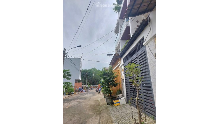 Căn góc 2 mặt tiền đẹp đường Trường Lưu,Long Trường,Quận 9nhỉnh 7ty
- Diện tích 73m ngang 7.5 x dài 10m 
- Kết cấu 1 trệt 2 lầu 4 phòng ngủ