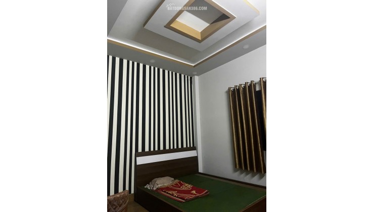 NHÀ 4 TẦNG  4PN. Oto ngủ trong nhà . Hẻm oto tránh