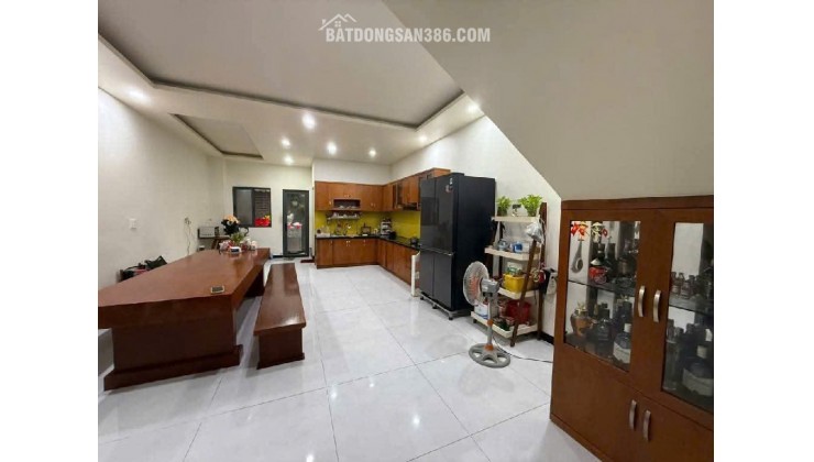 Biệt thự mặt tiền 200m đường Thạnh Mỹ Lợi,P.Thạnh Mỹ Lợi Dt 8x26 Ngang khủng 
 Vị trí gần Đảo Kim Cương