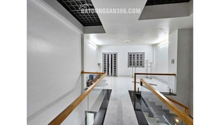 Biệt thự mặt tiền 200m đường Thạnh Mỹ Lợi,P.Thạnh Mỹ Lợi Dt 8x26 Ngang khủng 
 Vị trí gần Đảo Kim Cương