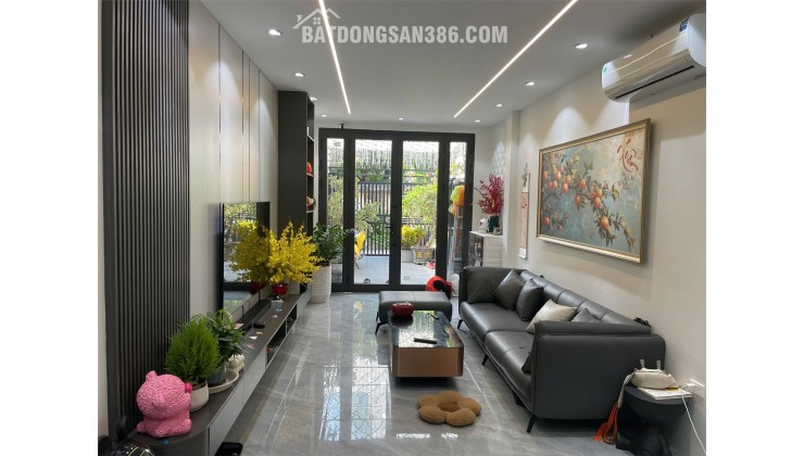 CHÍNH CHỦ BÁN NHÀ TẬP THỂ LÔ GÓC Đường Đê La Thành, P. Thổ Quan, Đống Đa, Hà Nội