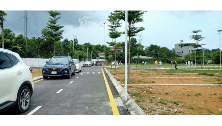 CẦN TIỀN MUỐN BÁN NHANH LÔ GÓC 68M NGAY TRẠI LÁNG CỔ ĐÔNG GIÁ HƠN HAI TỶ TÝ