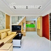 Nhà gần Đại học Văn Hiến, Ni Sư Huỳnh Liên, 44m², 5 tầng – Giá chỉ 5,5  tỷ