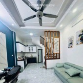 BÁN NHÀ HÀO NAM MẶT NGÕ KINH DOANH Ô TÔ - NHÀ 30M 5 TẦNG - SỔ ĐỎ NỞ NẬU THÔNG TIN CHUẨN