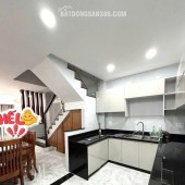 Bán nhà 2 MT, 3 căn nhà ra hoàng trọng mậu, P.tân hưng, Q.7