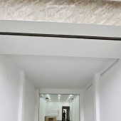 Cho thuê nhà Ngõ 110 Trung Kính, 92m2, xd 5 Tầng Đẹp, 9PN, Oto đỗ cửa, Tiện KD