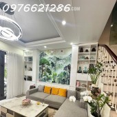  SIÊU PHẨM LÔ GÓC NGỌC THỤY – BỒ ĐỀ – FULL NỘI THẤT – Ô TÔ TRÁNH – KHU VIP GẦN TRƯỜNG PHÁP, CÔNG VIÊN – THÔNG SỐ HOA HẬU 46M², MT 4.5M . Gía: