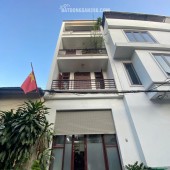 Bán nhà phân lô Ngọc Thụy – Long Biên. Diện tích 55m², 4 tầng, mặt tiền 4m, ô tô tránh, có ô chờ thang máy, giá 15.x tỷ.