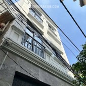 Căn Hô dịch vụ Lê Văn Thịnh,Diện tích 72m2 (4 x18) oto đổ cửaNhà mới xây, 1 trệt, 3 lầu, 10 pn, 10wc( 8pn có gác)Nhà trống giao ngay