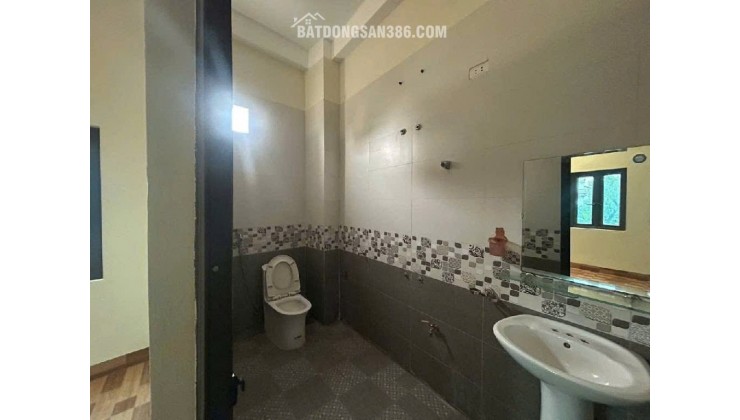 BÁN  NHÀ 3 TẦNG CỔ DƯƠNG MỚI TOANH, Ô TÔ NGỦ TRONG SÂN. NGAY CHỢ CỔ DƯƠNG